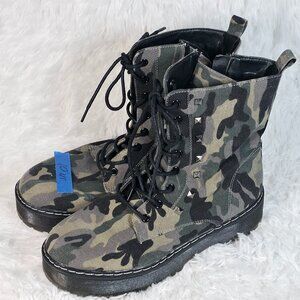 Used like new Unionbay Camo womens Boots sz 10